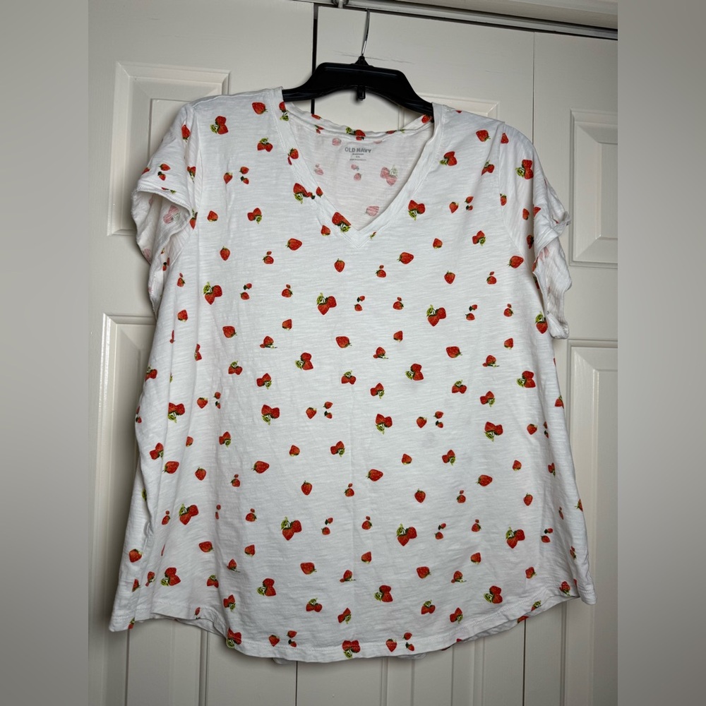 Old‎ Navy Women’s Strawberry Print 100% Cotton V Neck Tee
